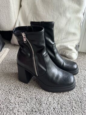 Steve Madden Black Chunky Platform Zip Ankle Boots